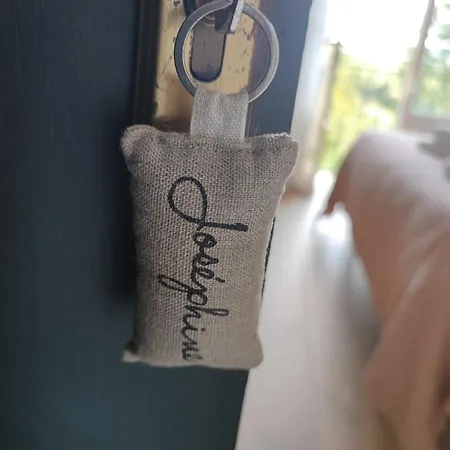 Le Clos Versailles Guest house *